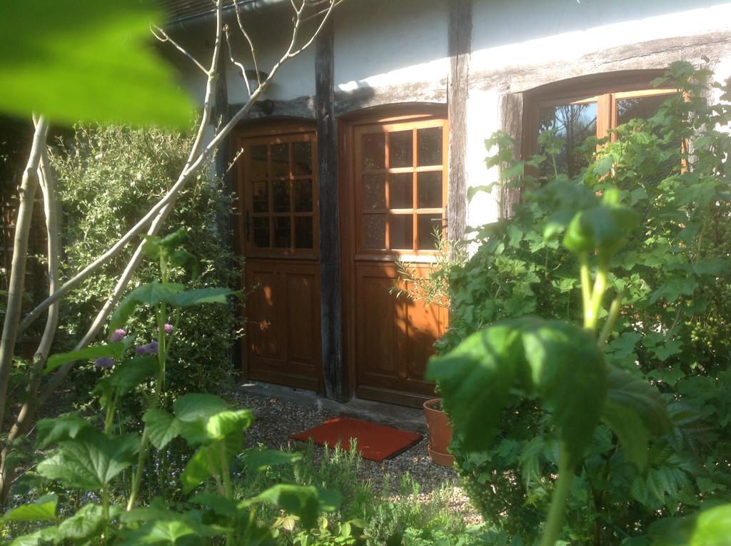 Au Fond Du Jardin Pensión *